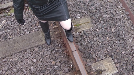 emily-walking-in-girls-leather-boots