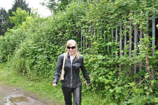 ashley-girls-in-leather-pants-leather-jacket-with-leather-boots-and-leather-gloves