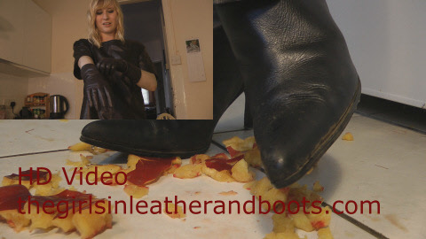 girl crush boots leather pants 皮のズボン